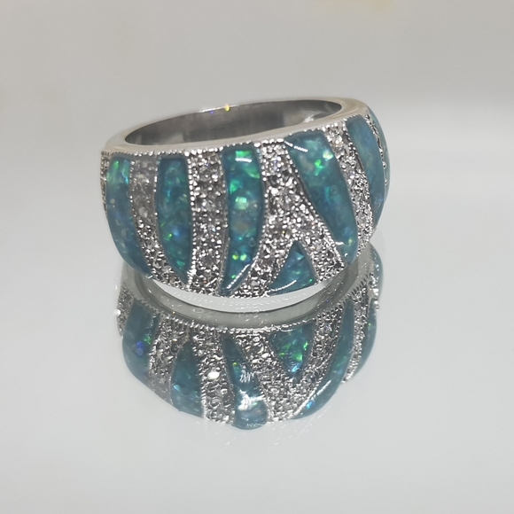 Silver Teal & Green Iridescent Enamel Ring Size 6.5. - Picture 2 of 3